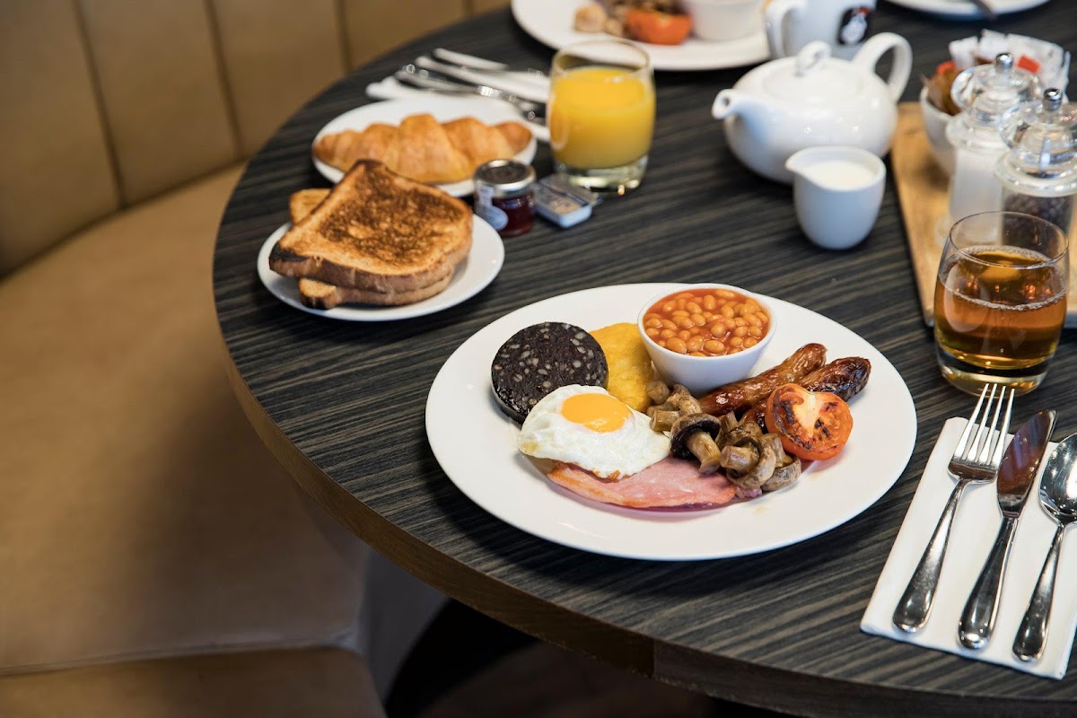 Crowne Plaza Chester by IHG photo 2