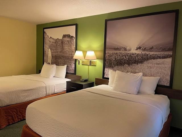 Super 8 by Wyndham Colby photo 3