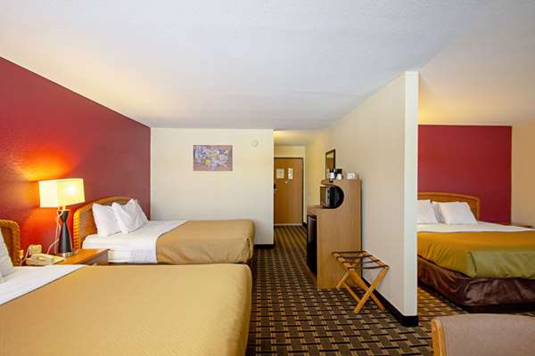 Econo Lodge Inn & Suites Wisconsin Dells photo 2