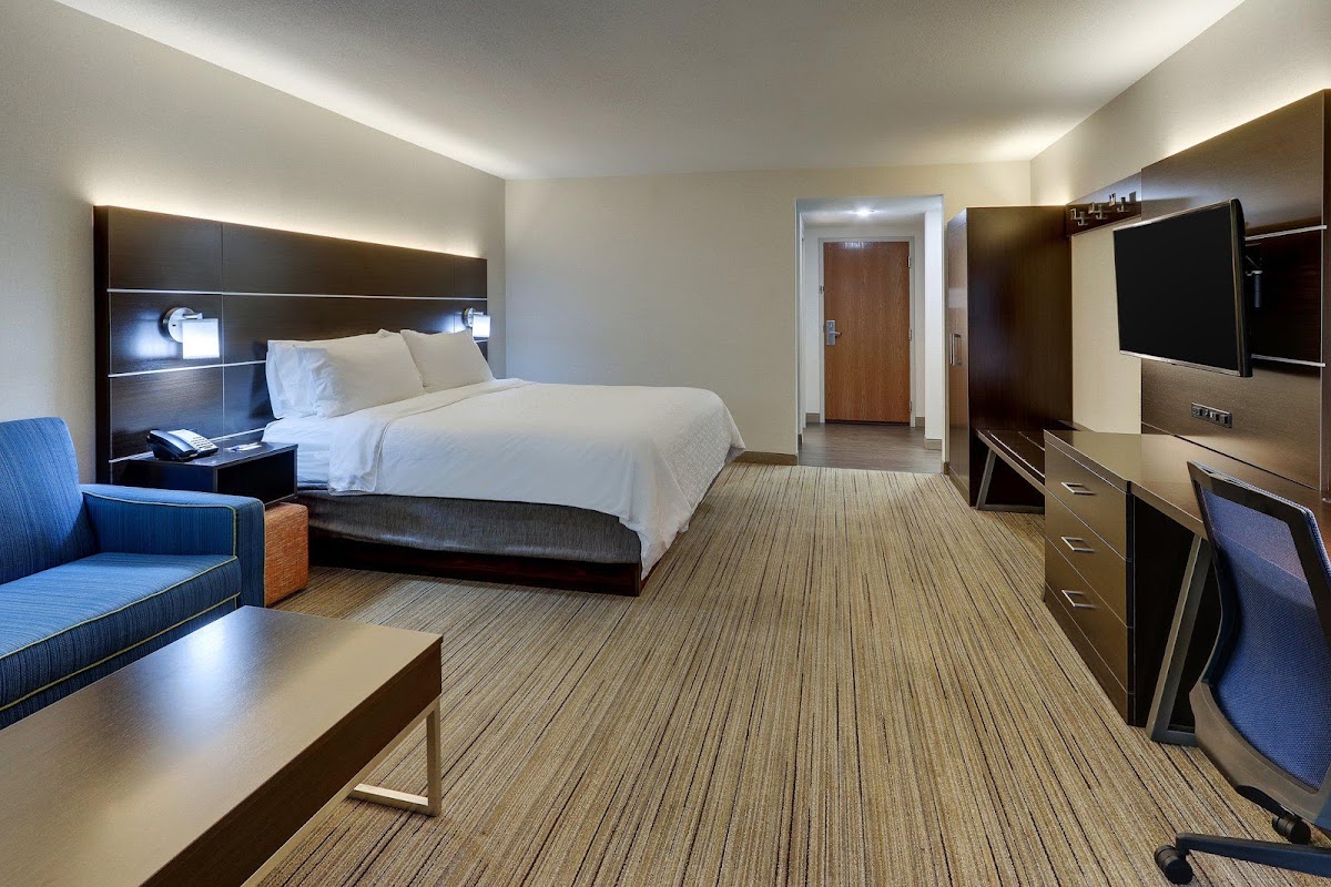Holiday Inn Express & Suites Troy by IHG photo 2