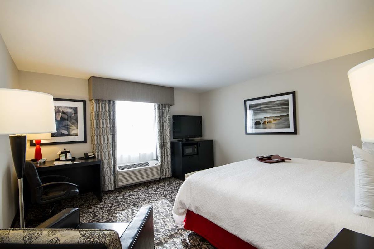 Hampton Inn & Suites DuPont