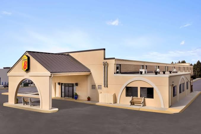 Super 8 by Wyndham Chambersburg I-81 photo 3