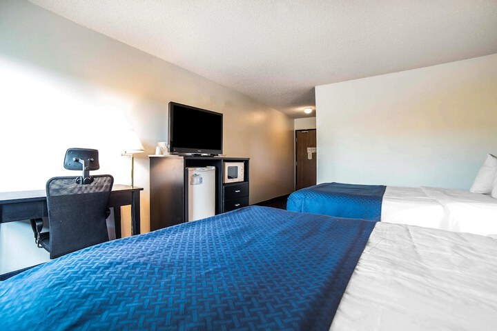 FairBridge Inn & Suites Sunnyside