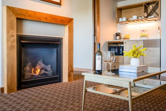 The Lodge at Columbia Point photo 3