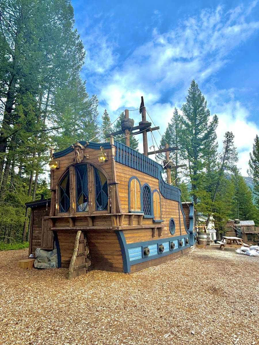 Charmed Resorts Crowsnest Pass photo 3
