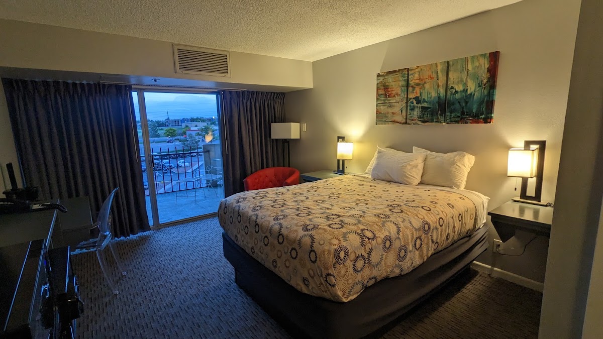 Satellite Hotel photo 2