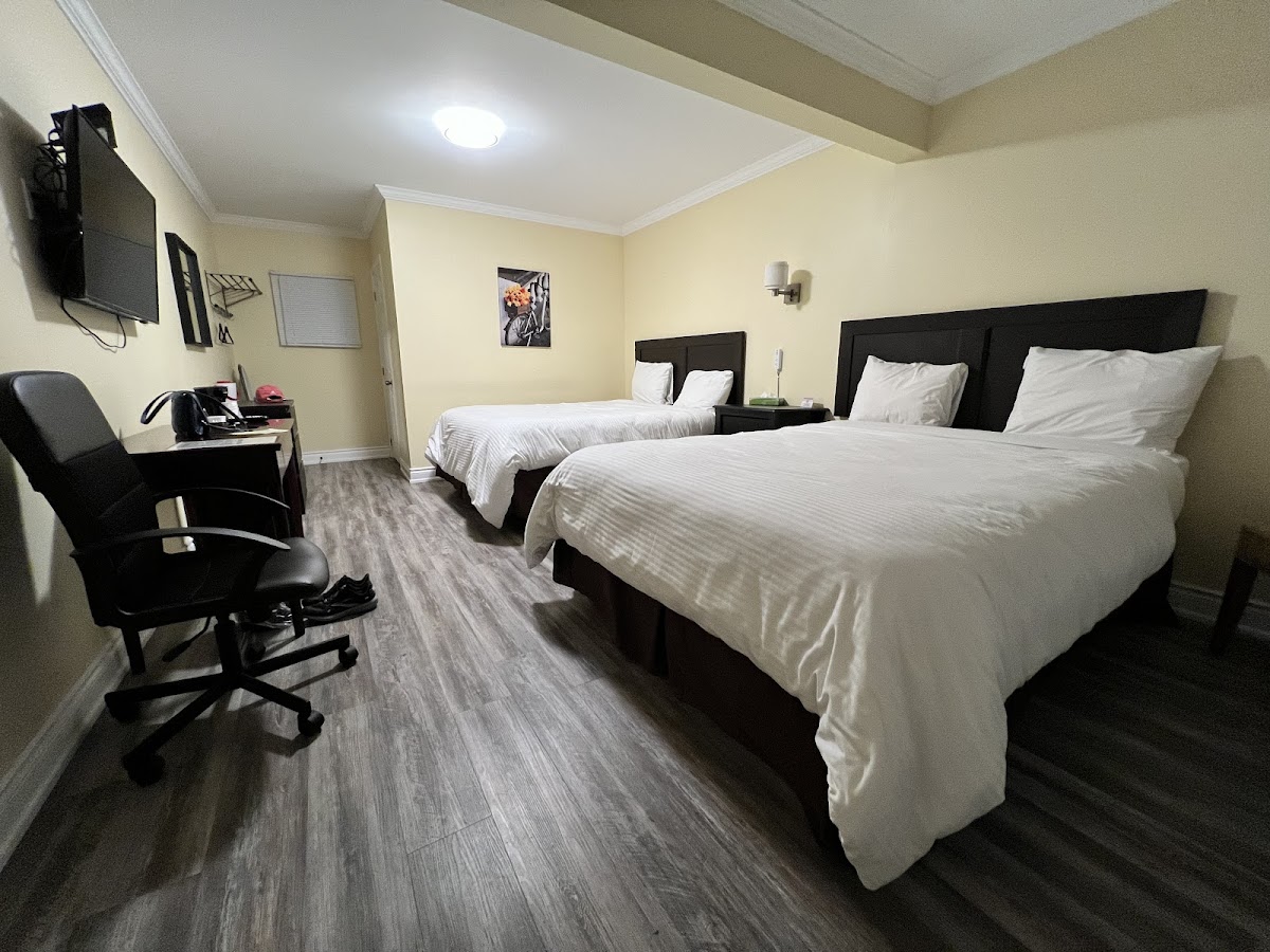 North Shore Wayside Inn photo 2
