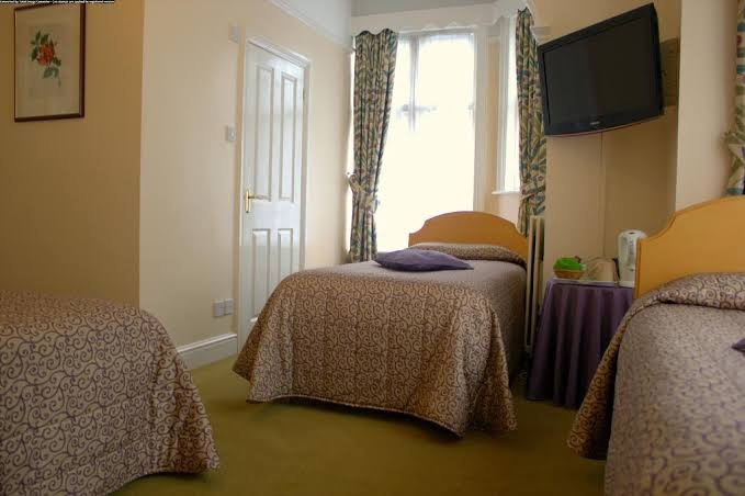 Gatwick Turret Guest House photo 3