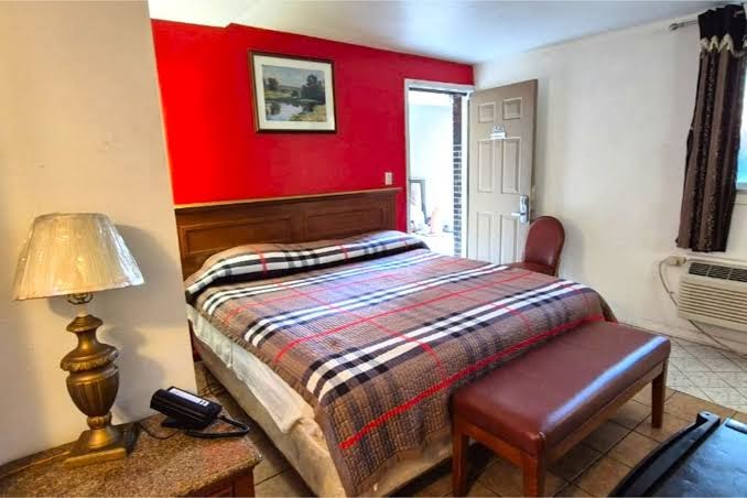 Saratoga Motel photo 3