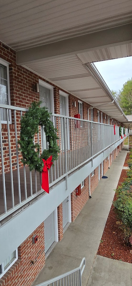 Affordable Suites Harrisonburg photo 3