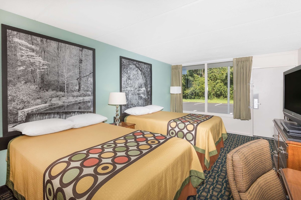 Super 8 by Wyndham Kingsland photo 2