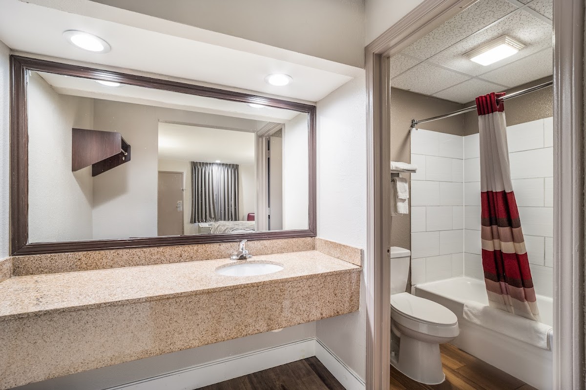 Red Roof Inn Sumter photo 3