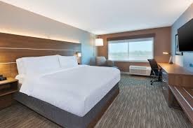 Holiday Inn Express & Suites Cedar Springs – Grand Rapids N photo 2