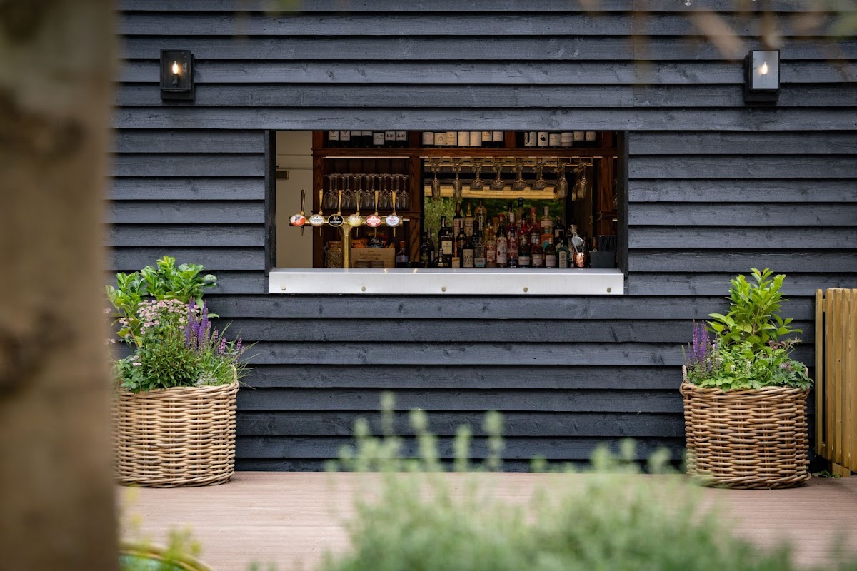 The Ragged Robin, A Heartwood Inn