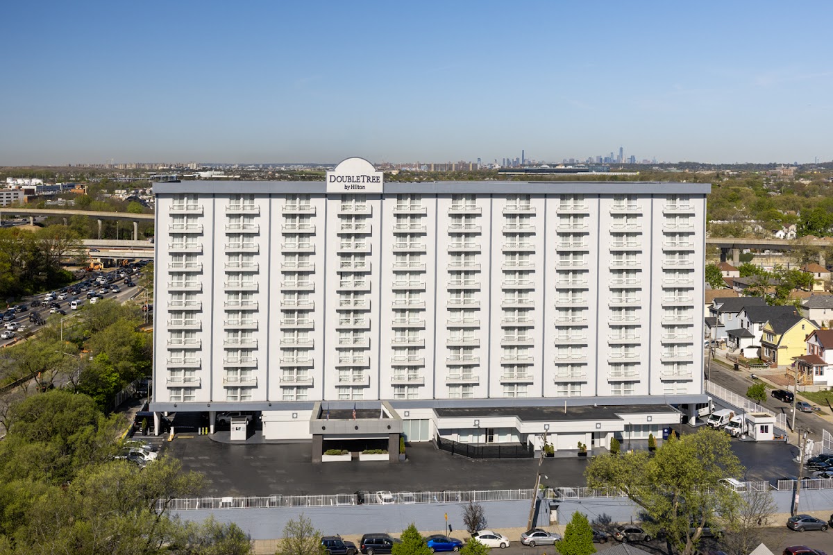 DoubleTree by Hilton New York JFK Airport