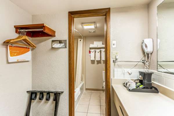 Econo Lodge Winfield photo 3