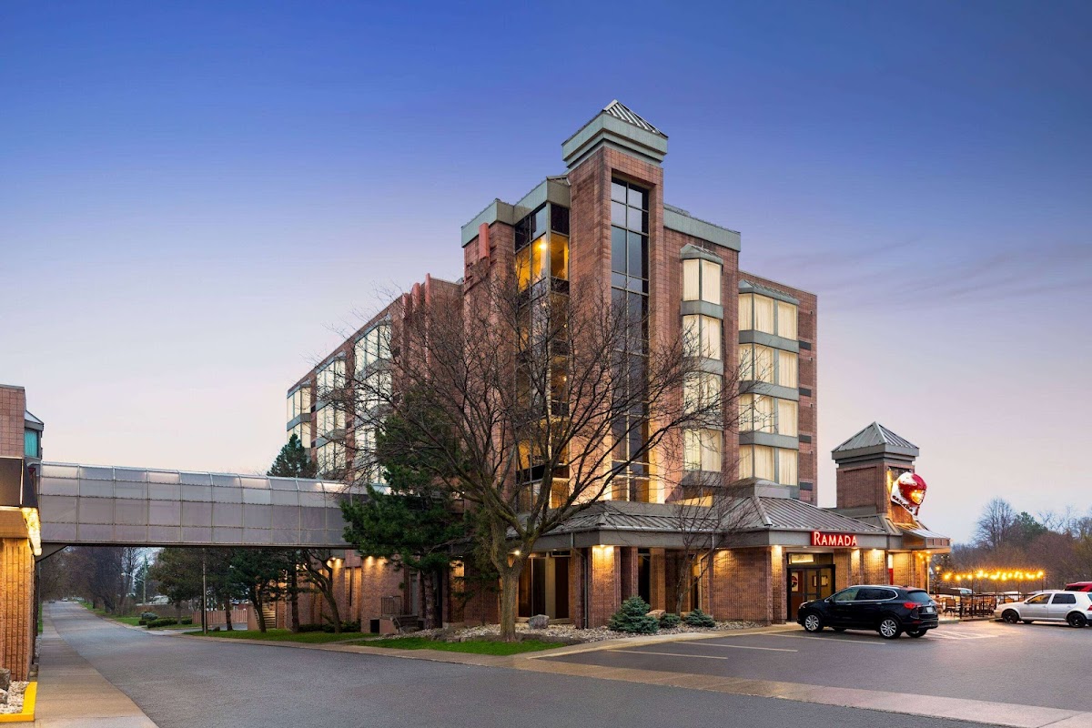 Ramada Plaza by Wyndham Niagara Falls photo 3