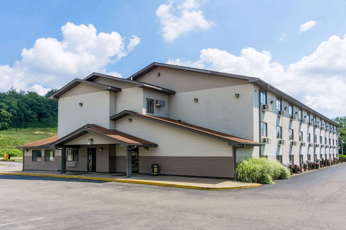 Super 8 by Wyndham Zanesville