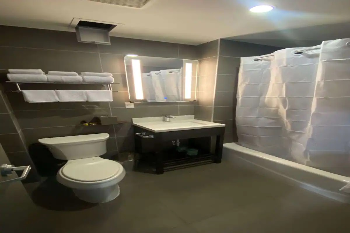 Best Western Plus City Line Hotel photo 3