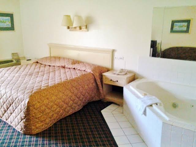 America's Best Inn photo 2
