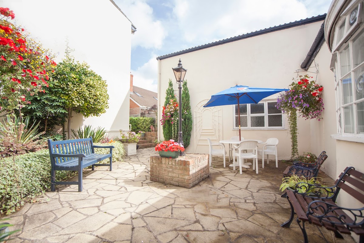 The Walnut Tree Hotel photo 3