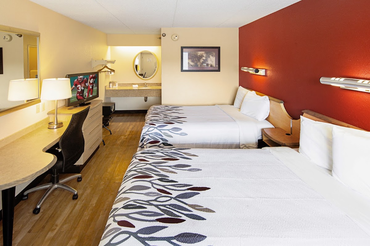 Red Roof Inn Albany Airport photo 2