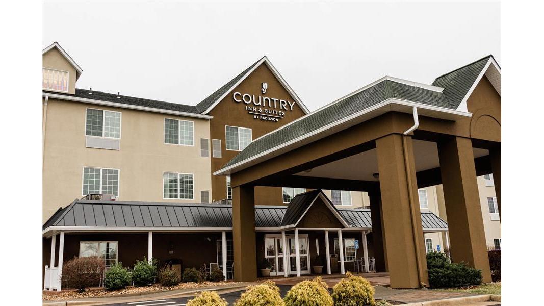 Country Inn & Suites by Radisson, Winchester, VA photo 3