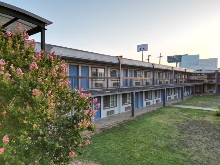 Texas Inn & Suites-Denton