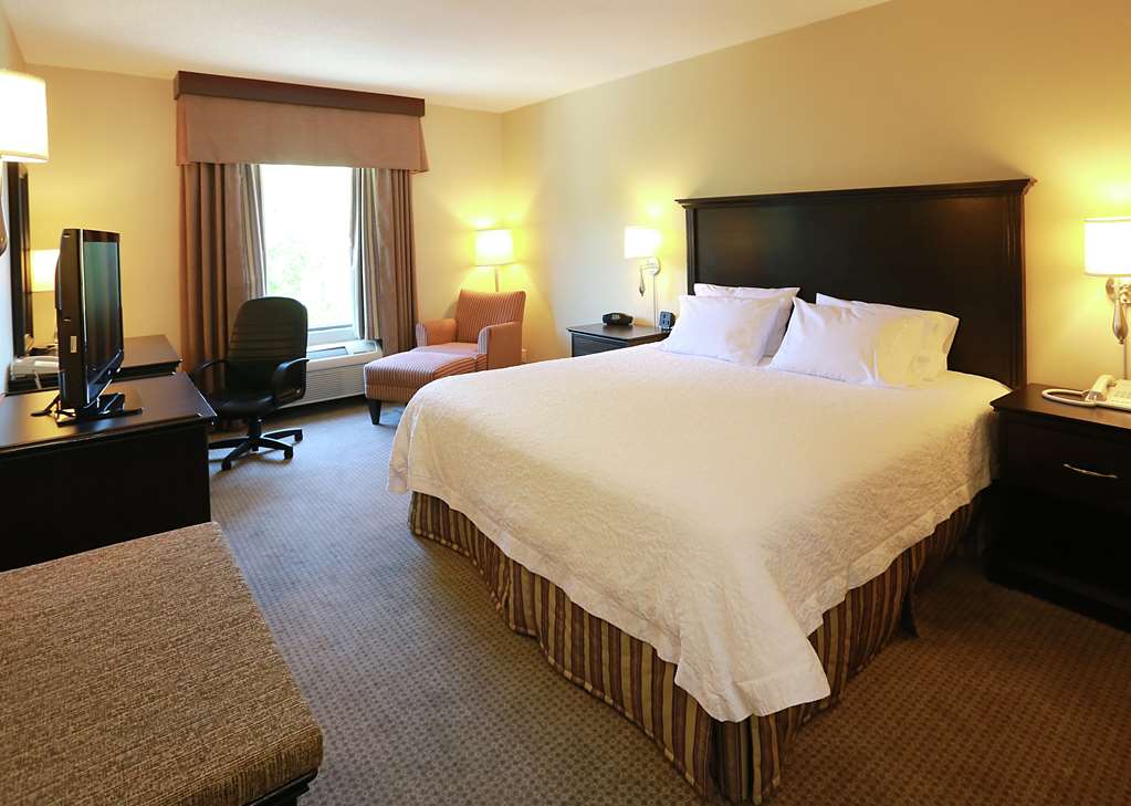 Hampton Inn & Suites by Hilton Laval photo 2