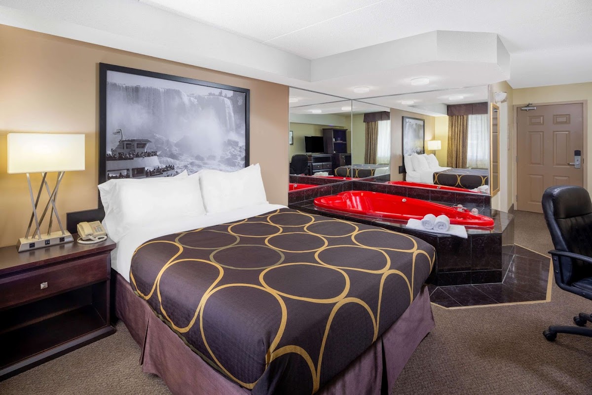 Super 8 by Wyndham Niagara Falls by the Falls photo 2