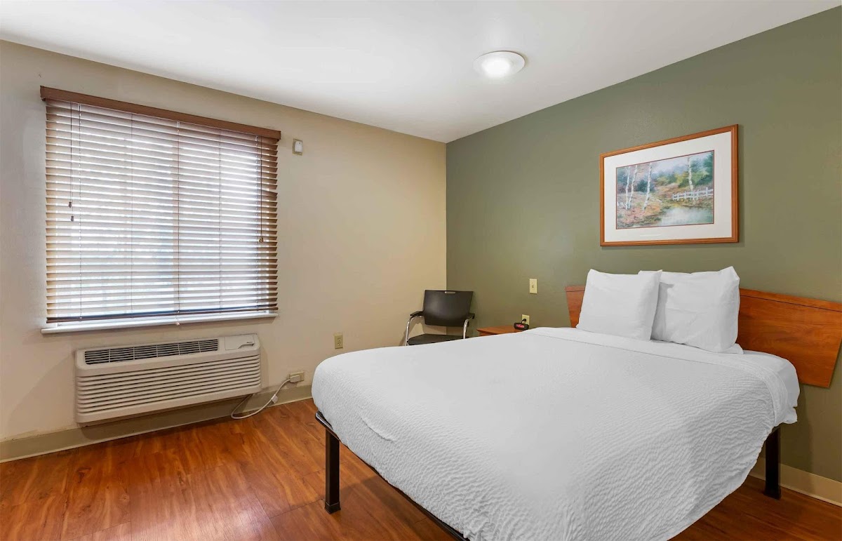 Extended Stay America Select Suites- Phoenix - West photo 2