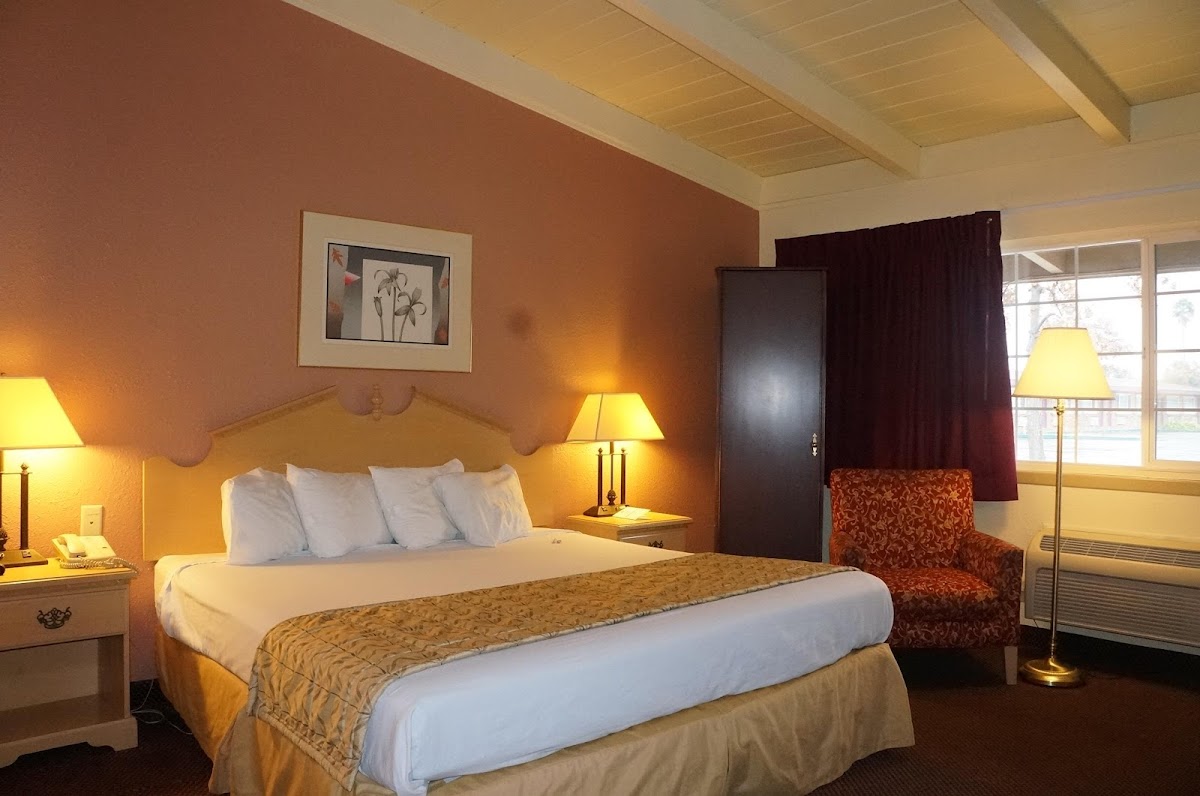 Americas Best Value Inn & Suites Oroville photo 2