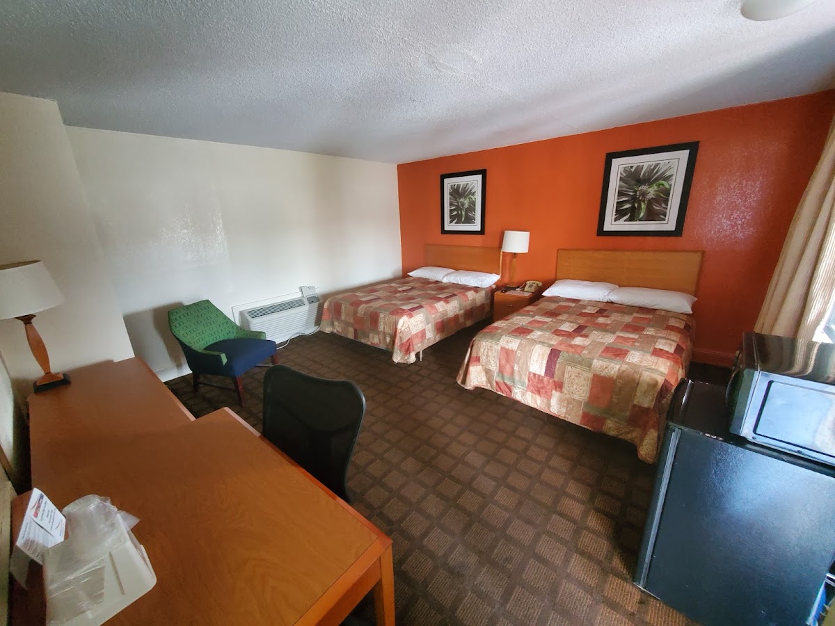 Relax Inn Emporia photo 2