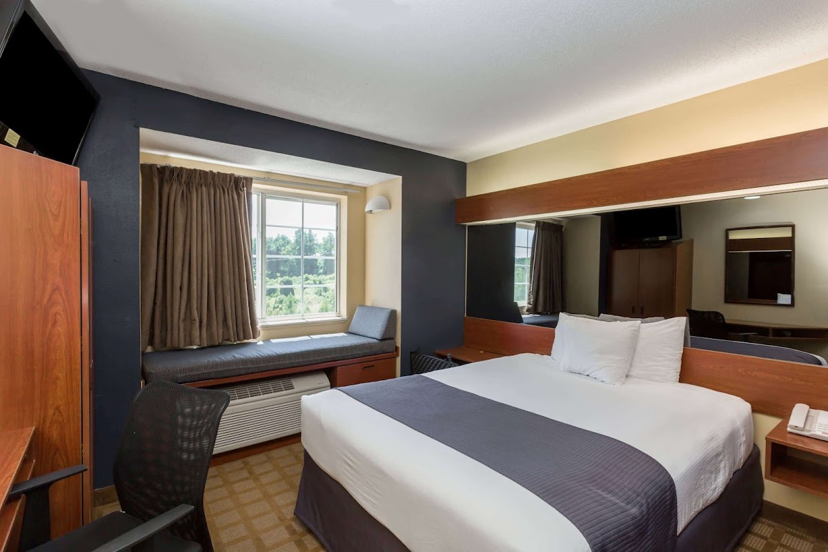 Microtel Inn & Suites by Wyndham Hillsborough photo 2
