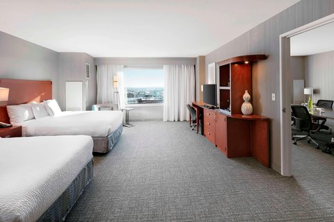 Courtyard by Marriott Indianapolis Downtown photo 2