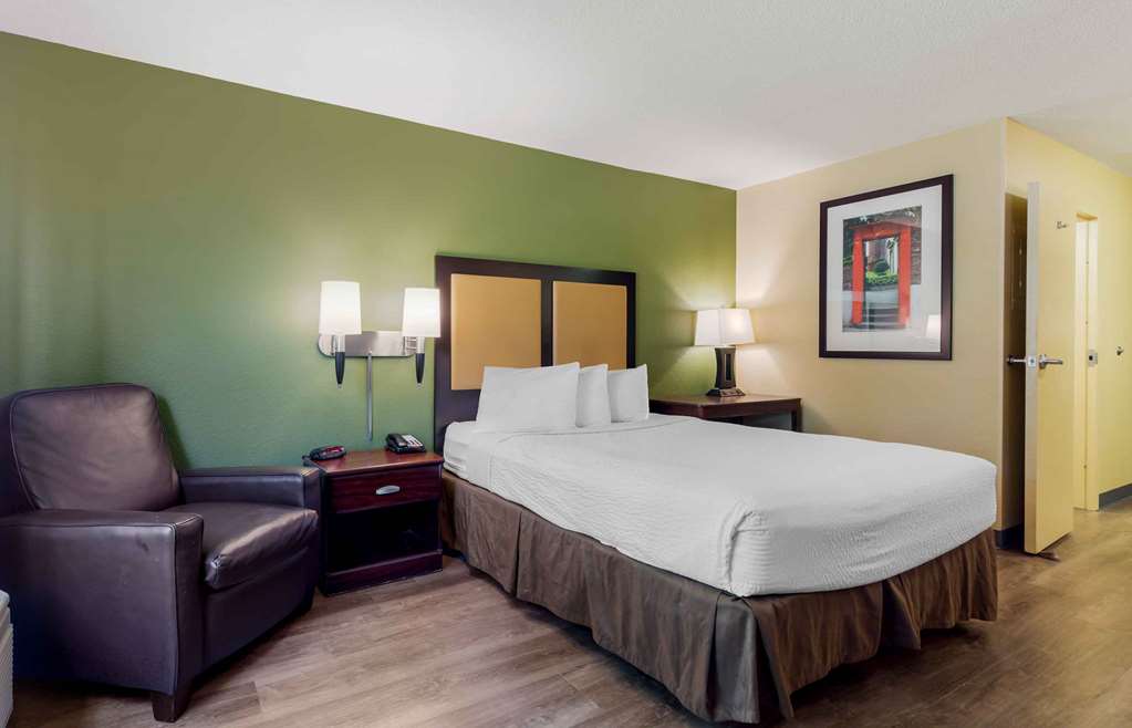 Extended Stay America Select Suites- Detroit - Novi - Haggerty Road photo 2