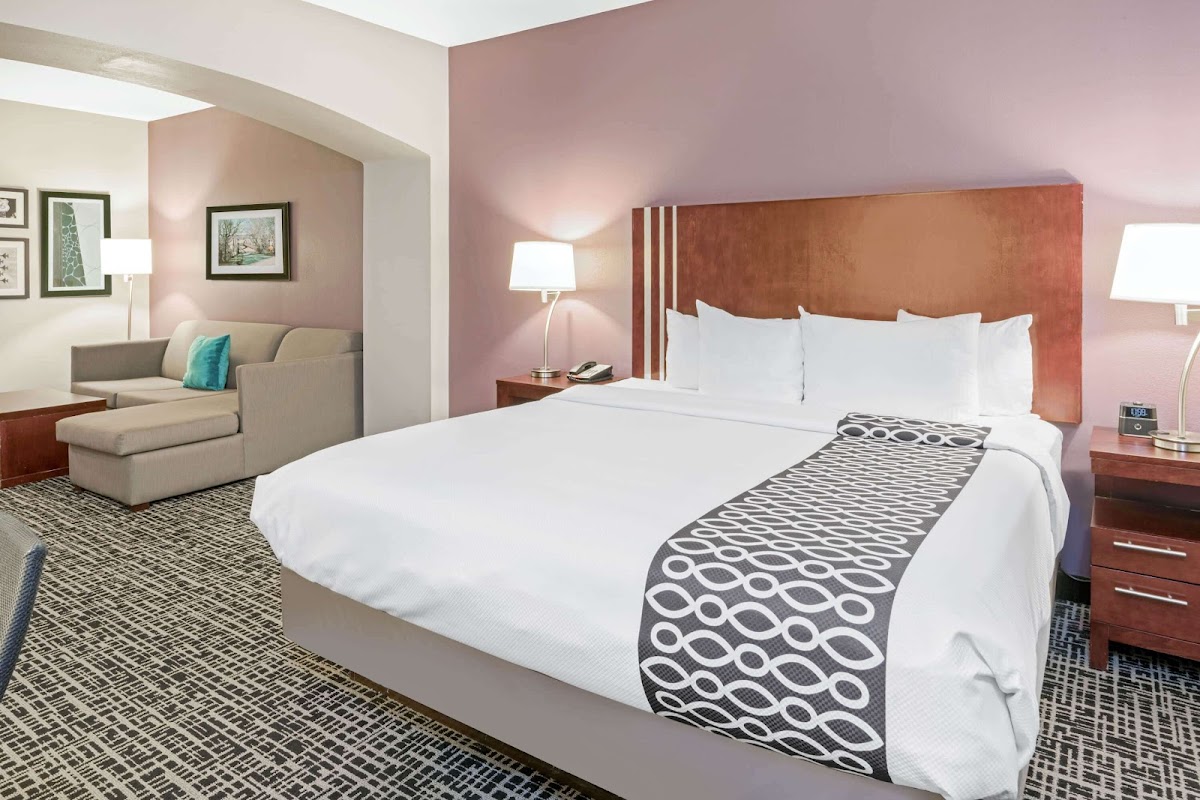 La Quinta Inn & Suites by Wyndham Oklahoma City -Yukon photo 2