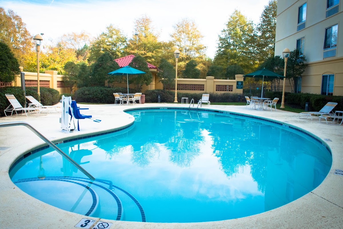 La Quinta Inn & Suites by Wyndham Raleigh/Durham Southpoint photo 3