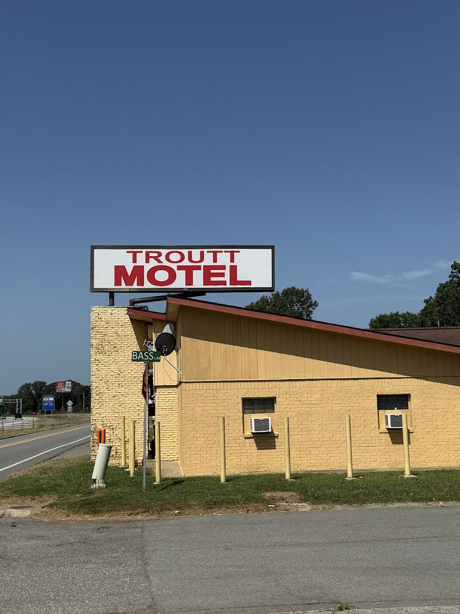 Troutt Motel