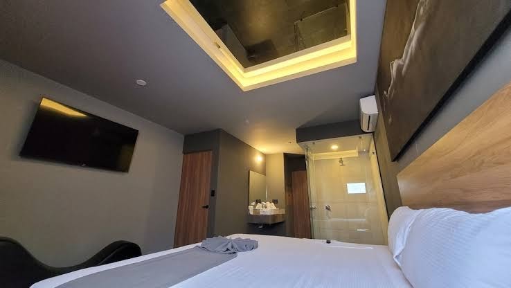 4PLAY MOTEL photo 3