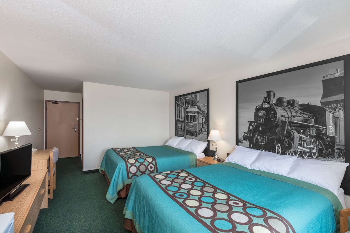 Super 8 by Wyndham Moose Jaw SK photo 2