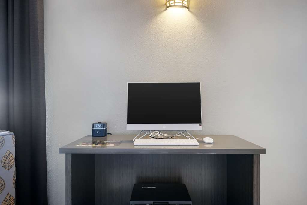 Best Western Plus Kalispell/Glacier Park West Hotel & Suites photo 3
