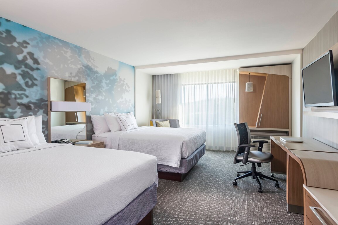 Courtyard by Marriott West Springfield photo 2