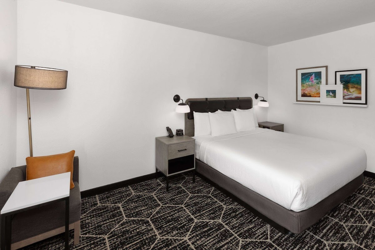 La Quinta Inn & Suites by Wyndham Austin Parmer/Tech Ridge photo 2