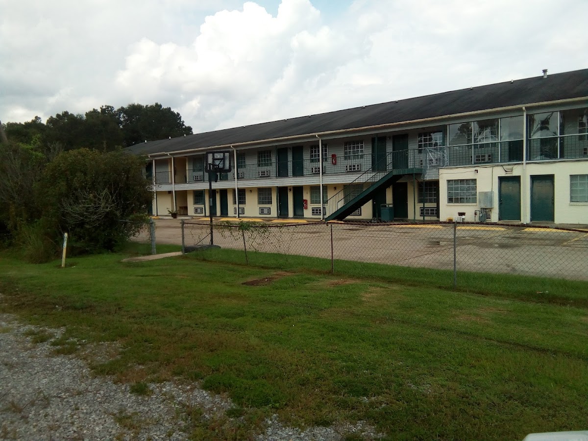 Colonial Inn