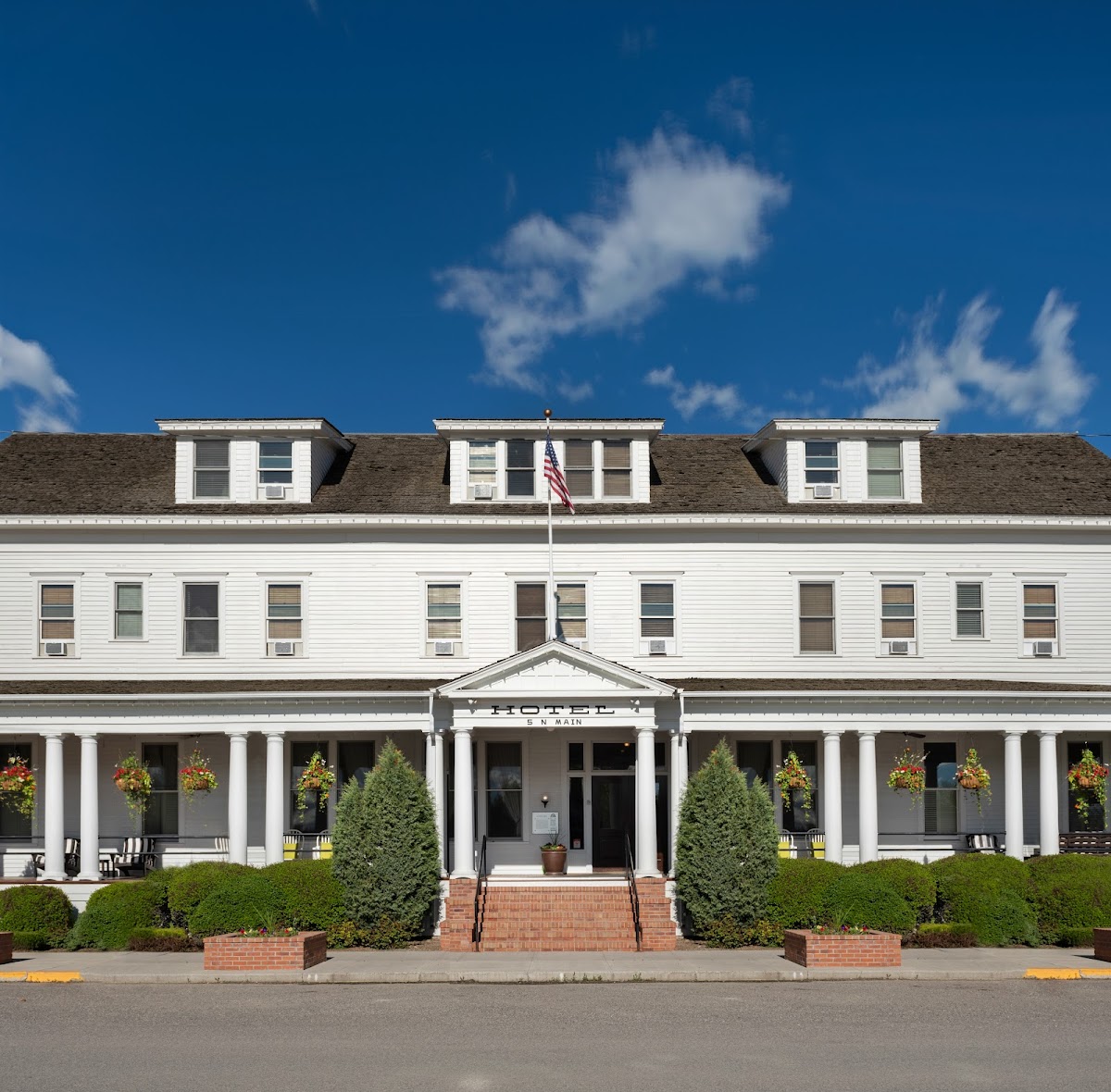 Sacajawea Hotel