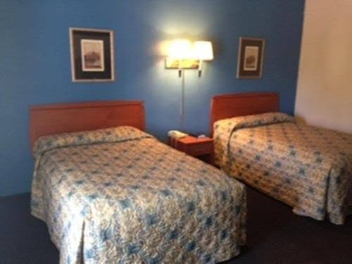 Budget Inn Madison photo 3