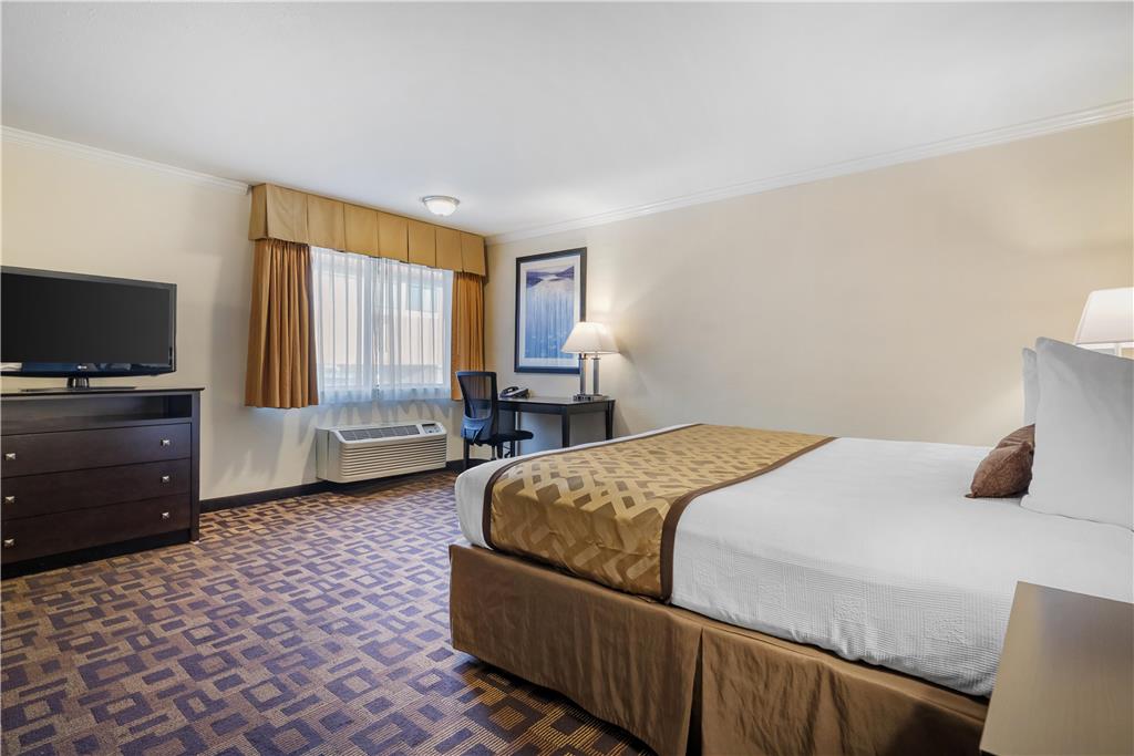 Best Western Plus Inn of Hayward photo 2