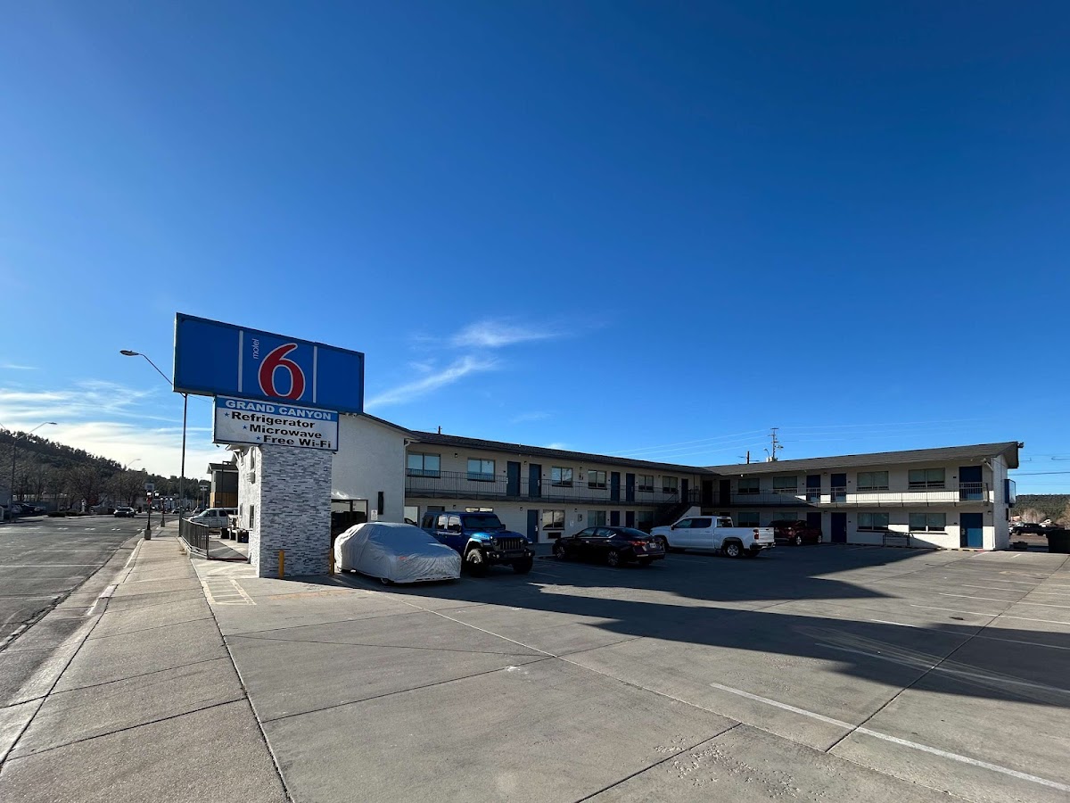 Motel 6 Williams