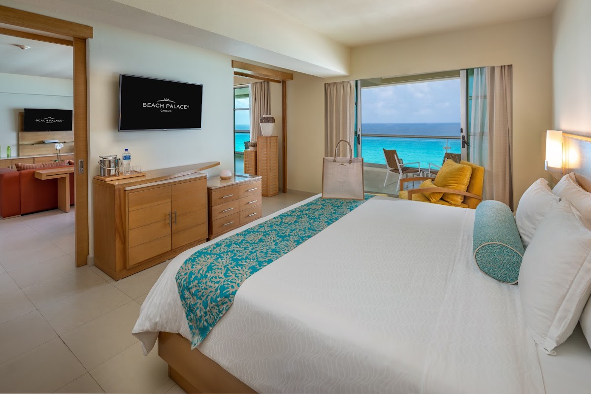 Beach Palace Cancun photo 2